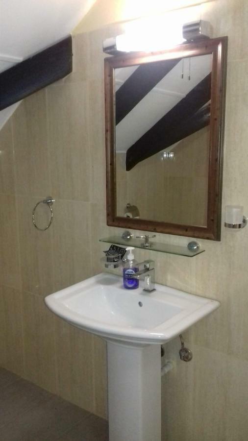 Апартаменти Shay Lyah Self Catering Вікторія Екстер'єр фото
