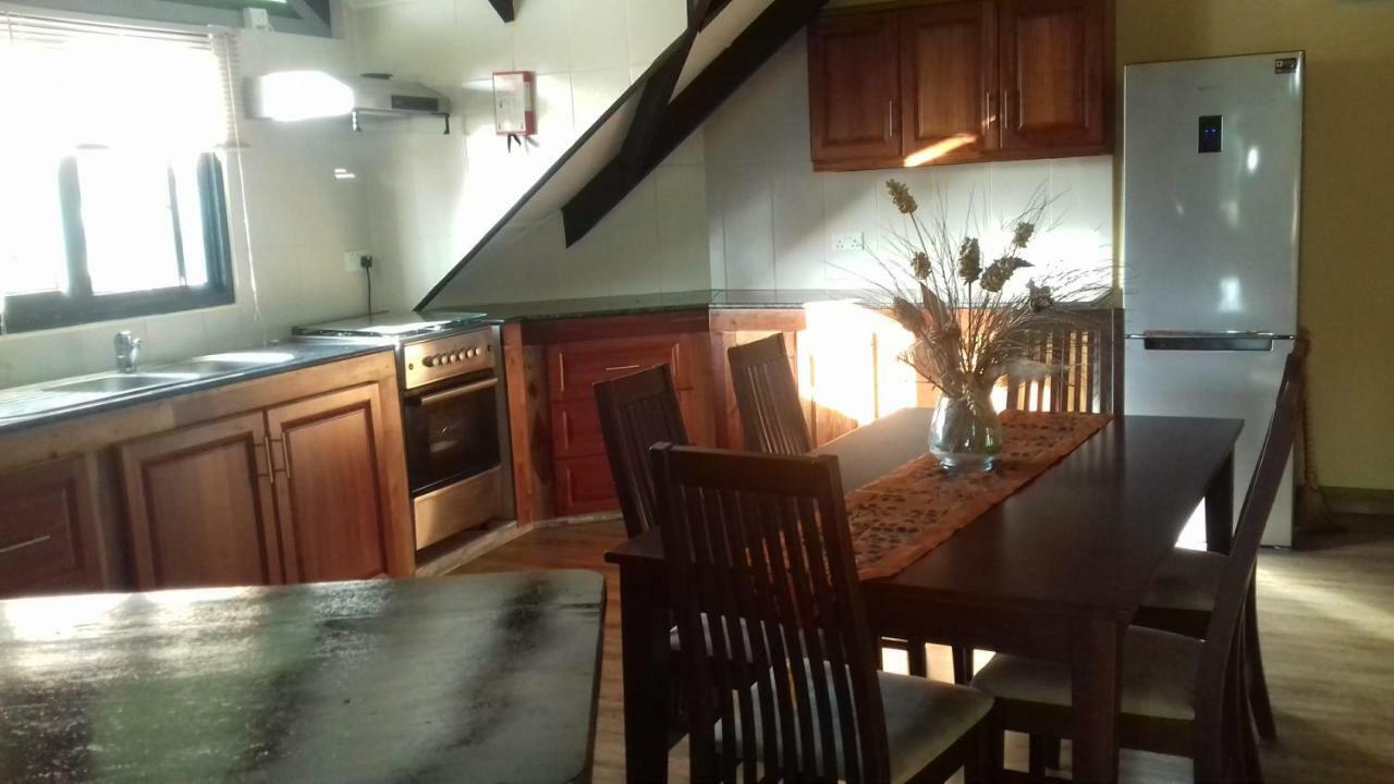 Апартаменти Shay Lyah Self Catering Вікторія Екстер'єр фото