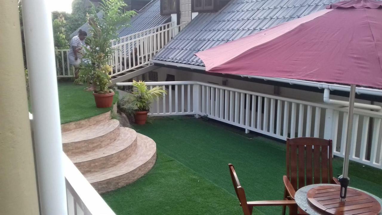 Апартаменти Shay Lyah Self Catering Вікторія Екстер'єр фото